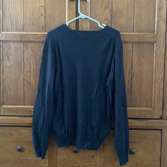 XL V-Neck Polo Sweater - Picture 2 of 2